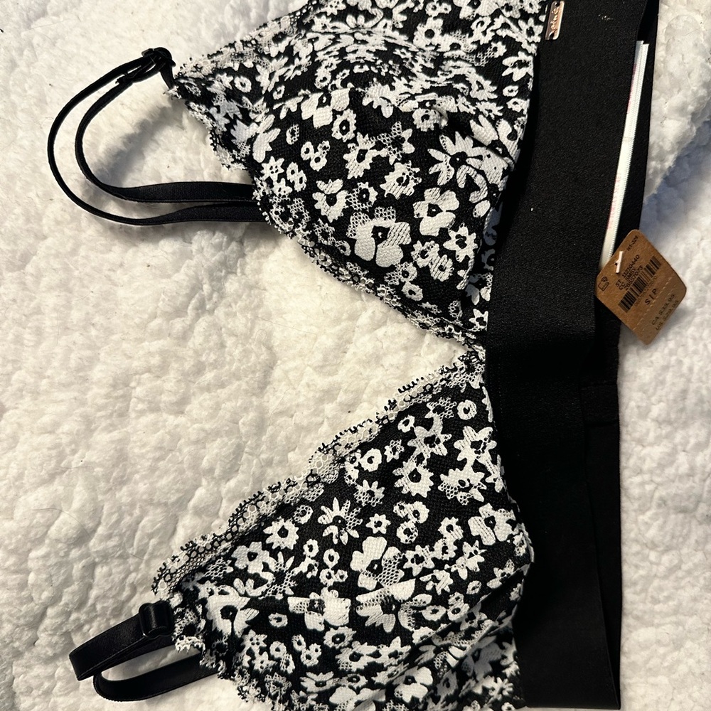 PINK Victoria's Secret Black and White Lace Bralette